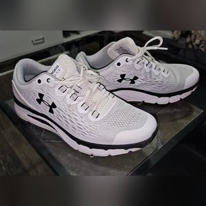 UNDER ARMOUR MENS SHOES